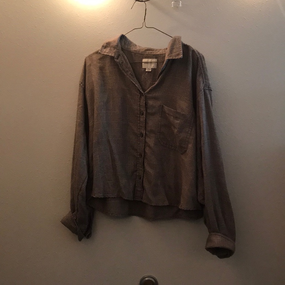American Eagle cropped button up